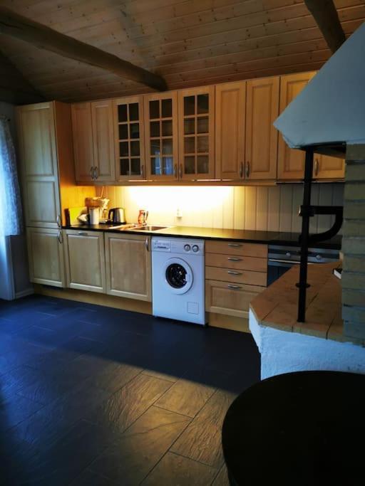 Nydelig Lite Hus Med Egen Vedfyrt Baksteovn. Villa Kaupanger Dış mekan fotoğraf